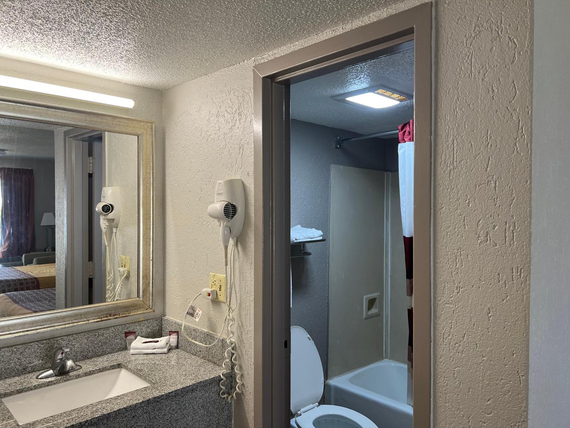 American Inn Columbia Bagian luar foto