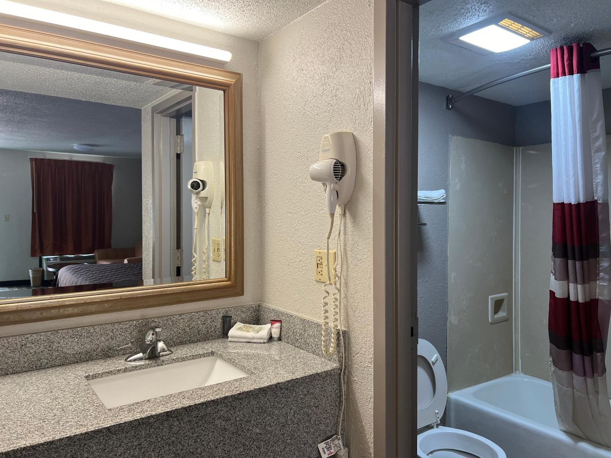 American Inn Columbia Bagian luar foto